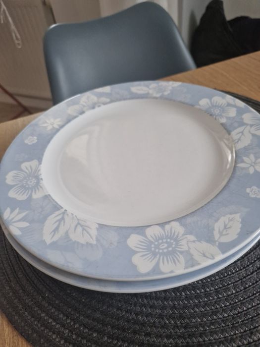 Prześliczne 3 duże talerze