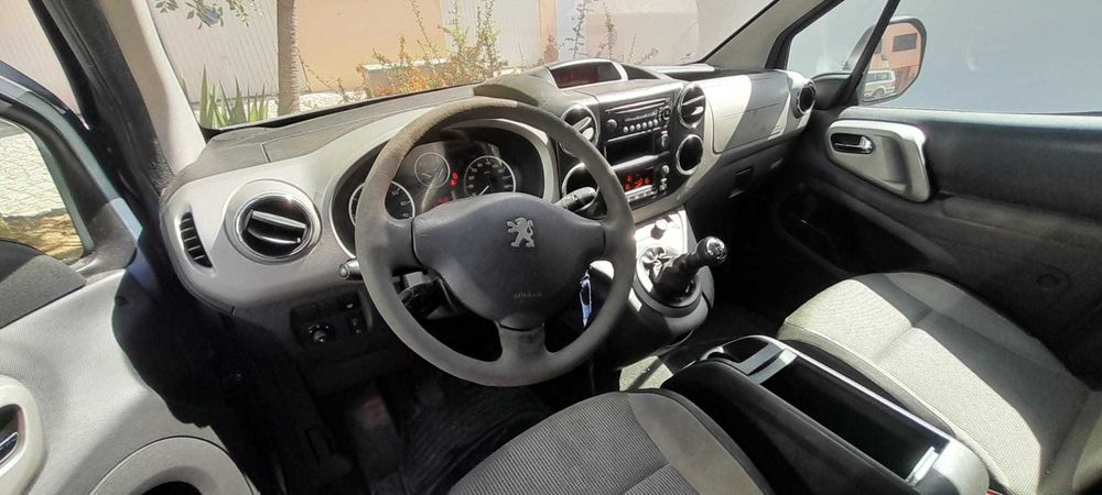 Peugeot Partner 5 lugares