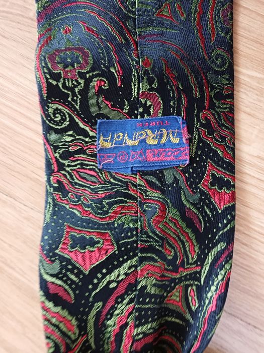 Sprzedam  zestaw  2 krawatów.