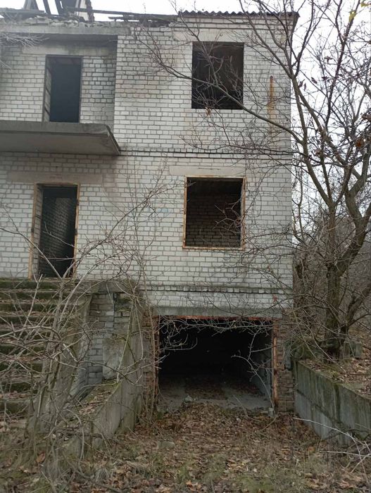 Сдам дом 2ух эт под ремонт 150м2