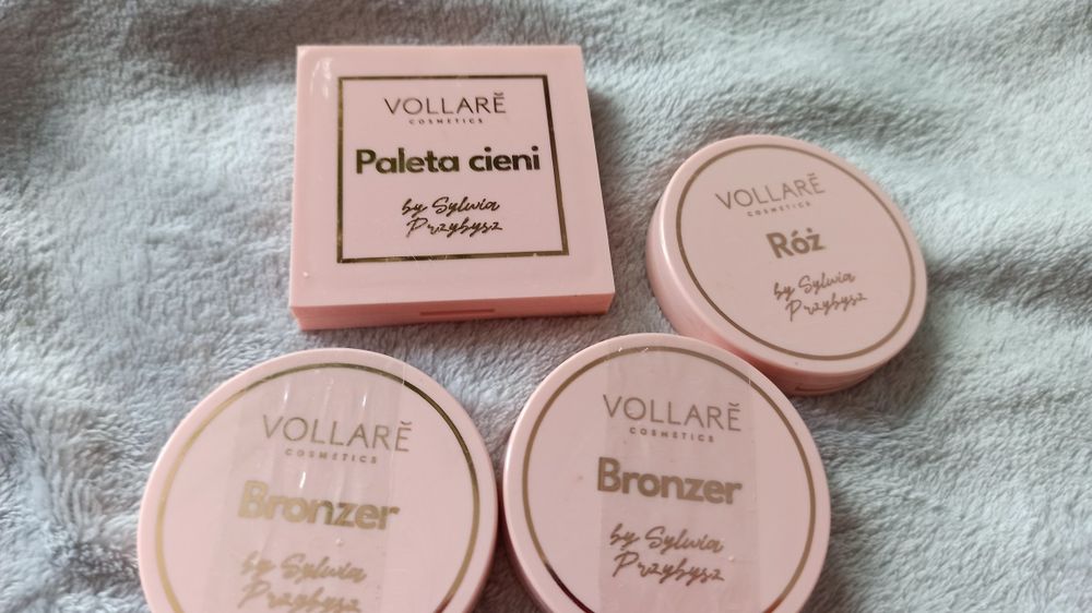 Zestaw kosmetyków Vollare cienie, róż i bronzer
