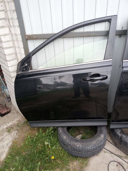 toyota RAV4 IV 13-18 drzwi lewe przód kolor 209 czarne