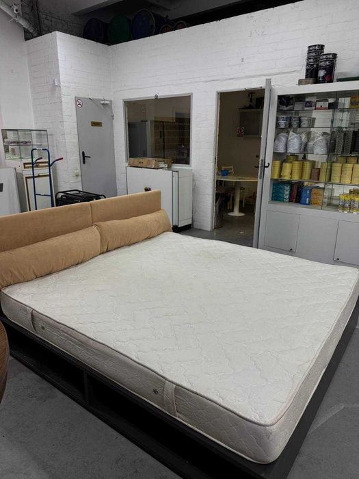 Ліжко з матрасом