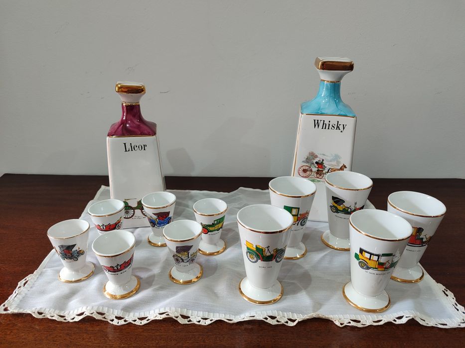 Conjunto de garrafas e copos da Louçarte
