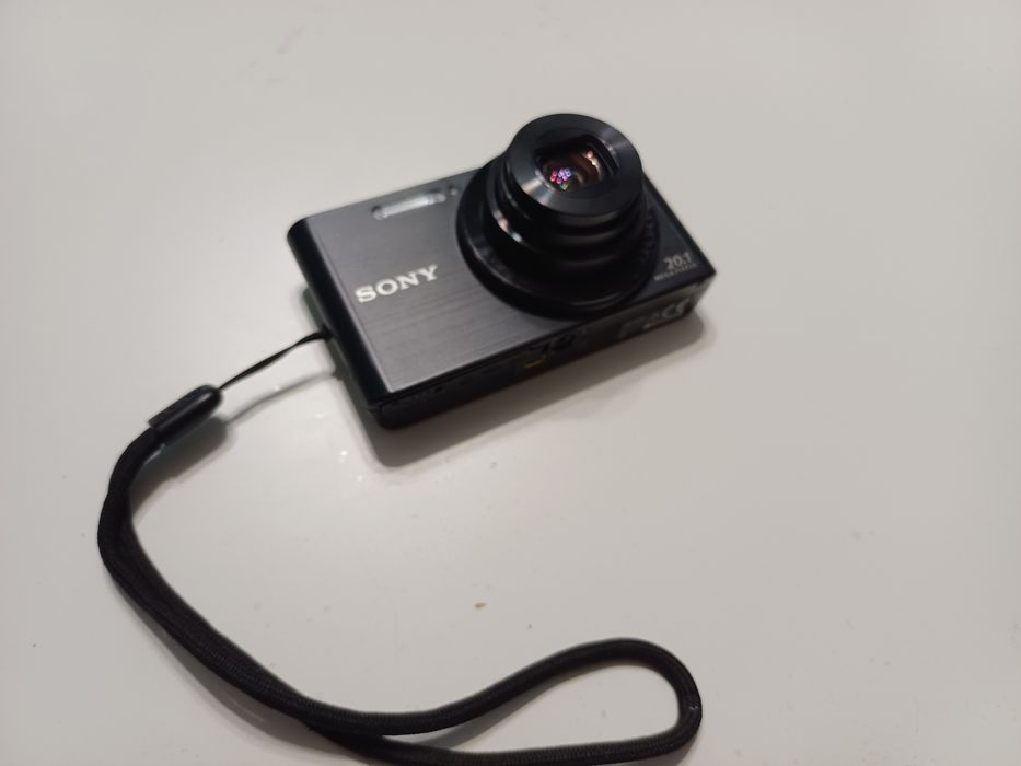 Sony W830 kompaktowy aparat cyfrowy