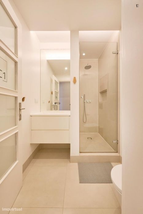 Quarto - localizado em Picoas Lisbon