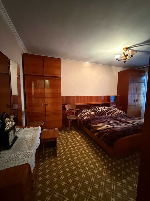 3к класне планування+меблі+середній поверх ID:41776
