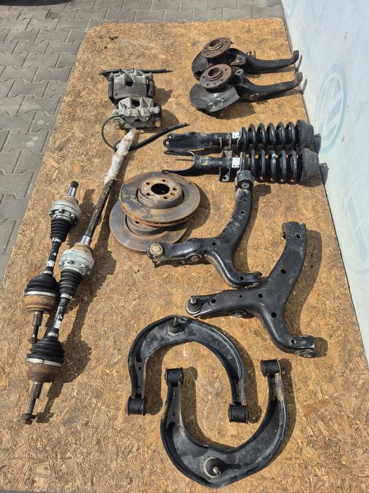 Amarok 3.0 tdi ричаг цапфа полуось привод стойка піввісь кулак супорт