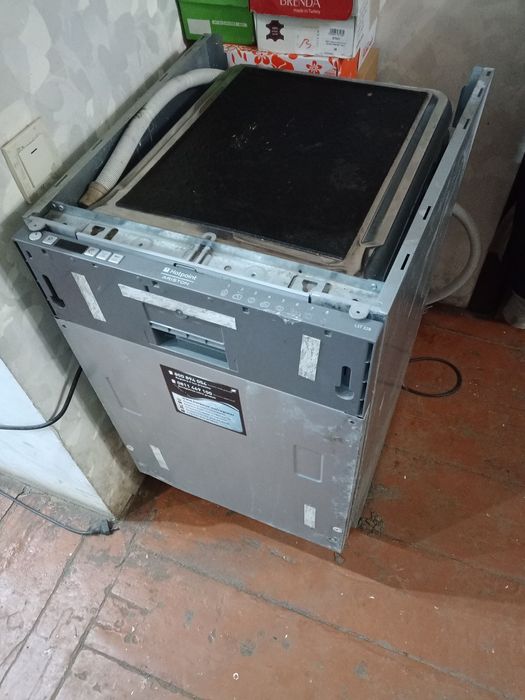 Посудомойка Ariston LST 328