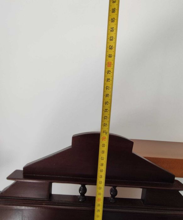 Cómoda Vintage em Madeira com Espelho Destacável – Elegância Clássica