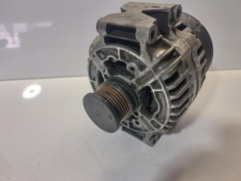 Alternador Mercedes 200 CDI 220 CDI Classe C E Vito 115A  0123510108