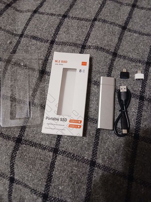 Зовнішній накопичувач M.2 SSD SHL-R320 8 ТБ. Брак.