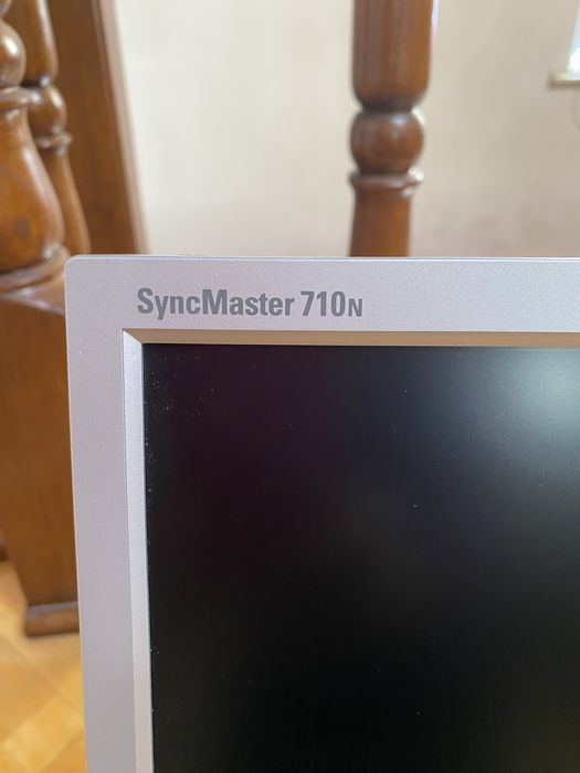 Монитор  Sony  SyncMaster 710n