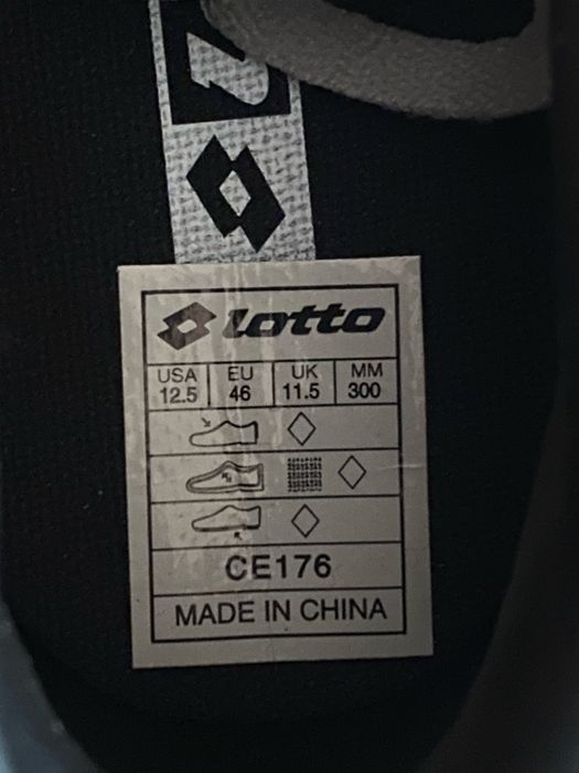 Buty sportowe korki firmy LOTTO