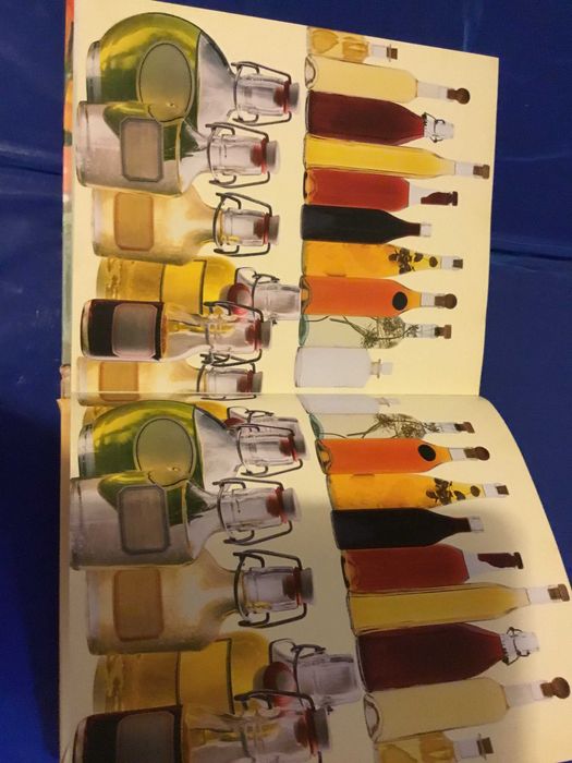 Livro sobre vinagre e óleos