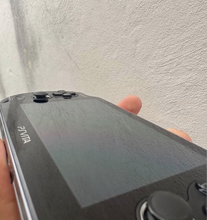 PSP Vita Oled + Travel Kit + jogos