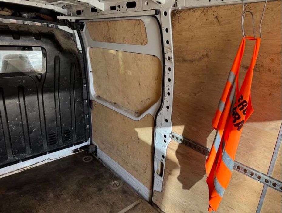 Samochód dostawczy Renault Master FWD dCi MR`14 E6 3.5t 2018 - NISKI PRZEBIEG, cena brutto