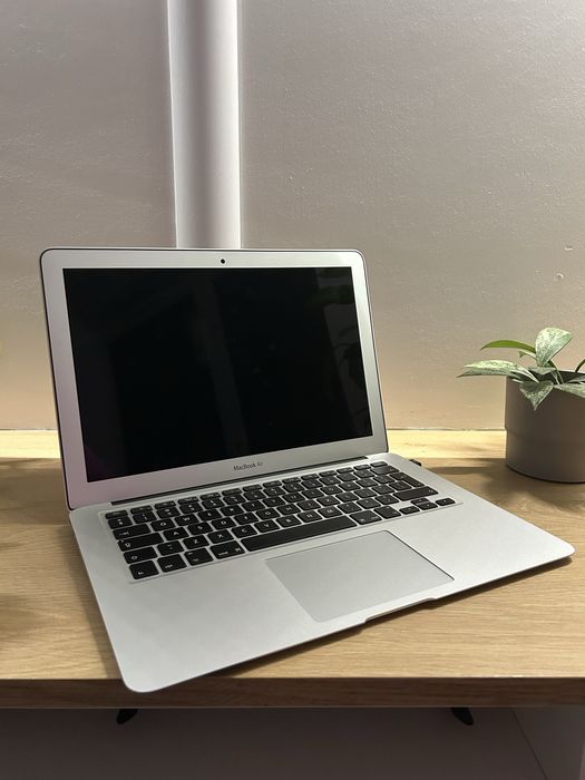 Macbook Air 13-inch Early 2015 Intel Core i5