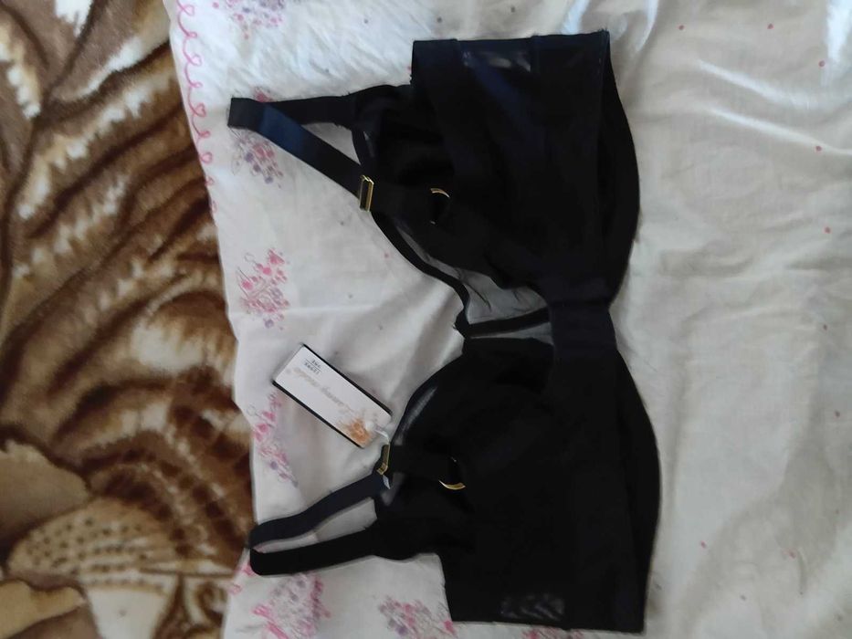 Продам черный импортный лифчик большого размера