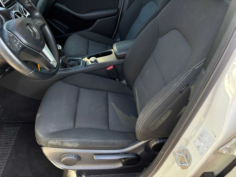 fotel fotele przód kanapa wnętrze boczki komplet Mercedes B-klasa W246