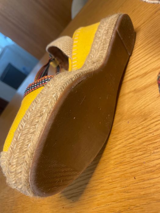Sandálias Anabela Espadrille AREZZO (Amarelas) – Tam. 38 EUR (36 BR) – Como Novas!