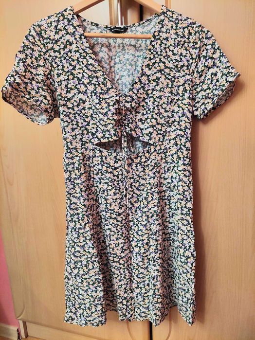 Sukienka clockhouse w kwiatki, nowa,