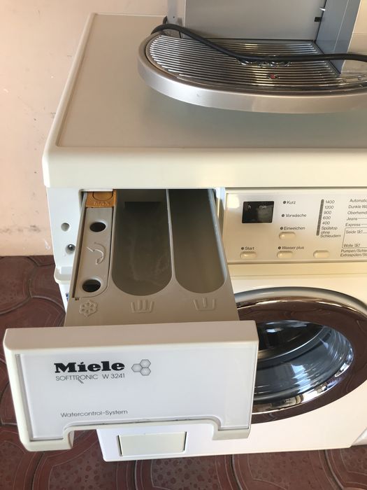 Пральна машинка Miele на 6 кг.