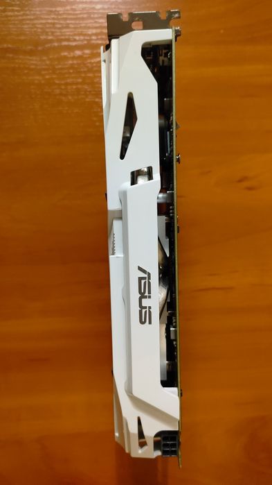 Asus GTX 1060 6gb состояние идеал!