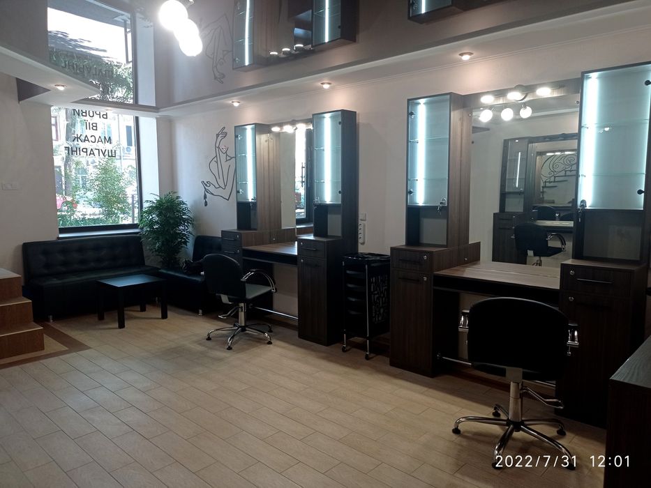 Аренда мест для мастера парикмахера, лешмейкера, бровиста