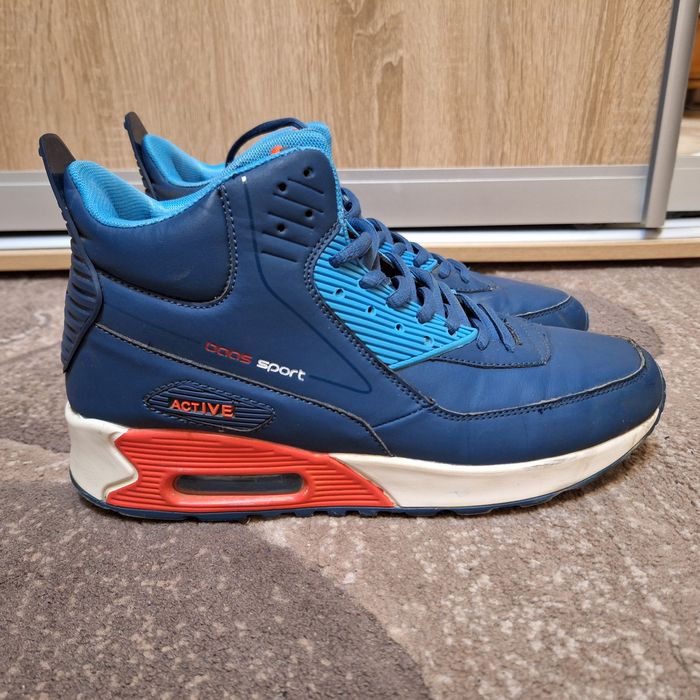 Кросівки в гарному стані