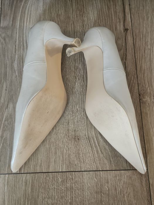Buty szpilki eleganckie w kolorze ecru