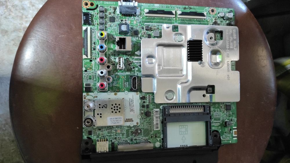 Placa televisão LG chassi LJ7