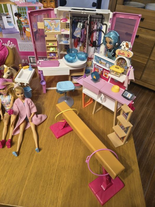 Barbie - kilka różnych zestawów w jednej paczce