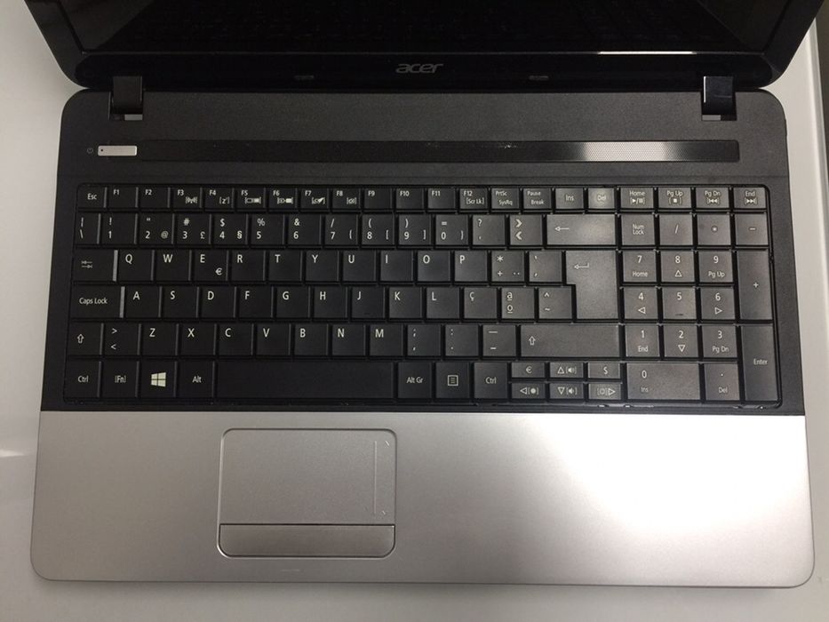 Portátil Acer Aspire E1-571G / i5 15.6” HD LED LCD (como novo) + Mala