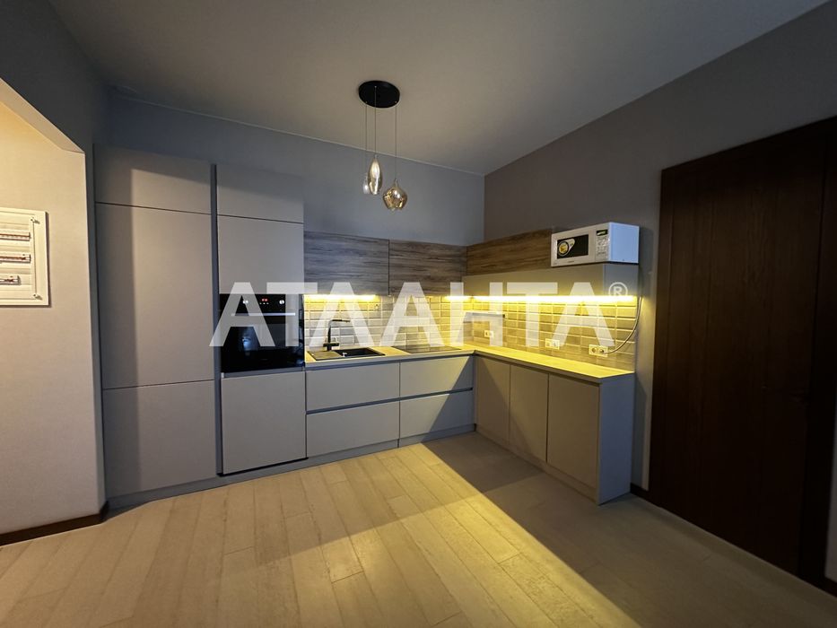 2-комнатная с ремонтом и мебелью . ЖК Француский . Вид на море .