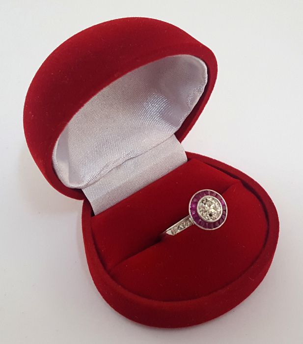 Platynowy pierścionek Art Deco - brylant 1,1 ct diamety, rubiny