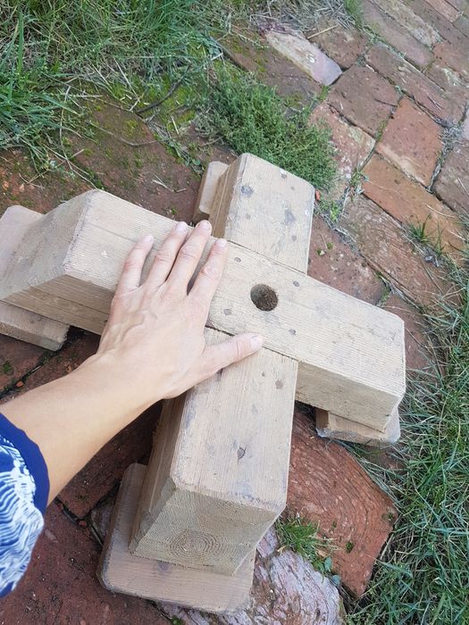 Stojak na sztuczną choinkę drewno