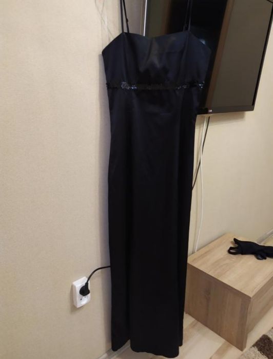 Шикарна чорна сатинова сукня в підлогу Xanaka