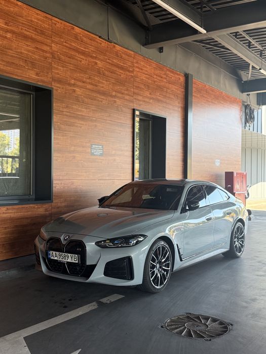 BMW I4 2023 84.9 kwt