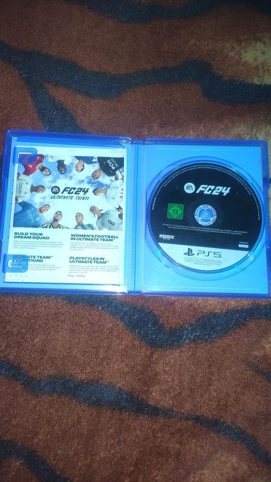 Продам геймпад DualSense5 + iгри на Sony PlayStation5  (UFC 5+FIFA 24)