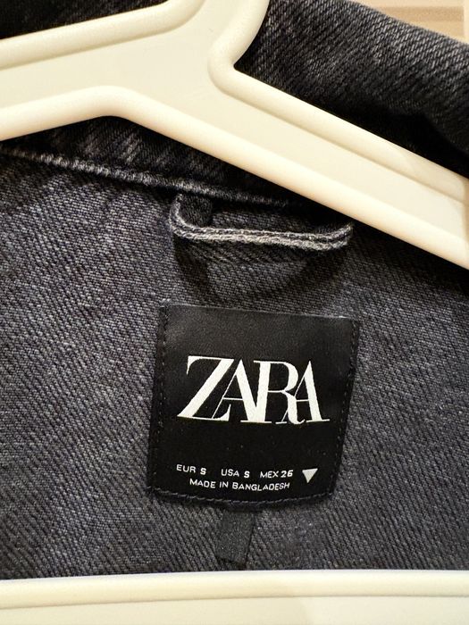 Czarna kurtka jeansowa marki Zara rozmiar S