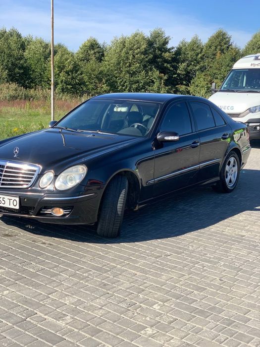 Mercedes Benz E211 2004 рік
