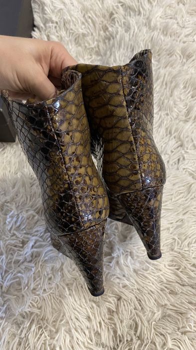 Ботинки козаки  Италия натуральный кожа питона