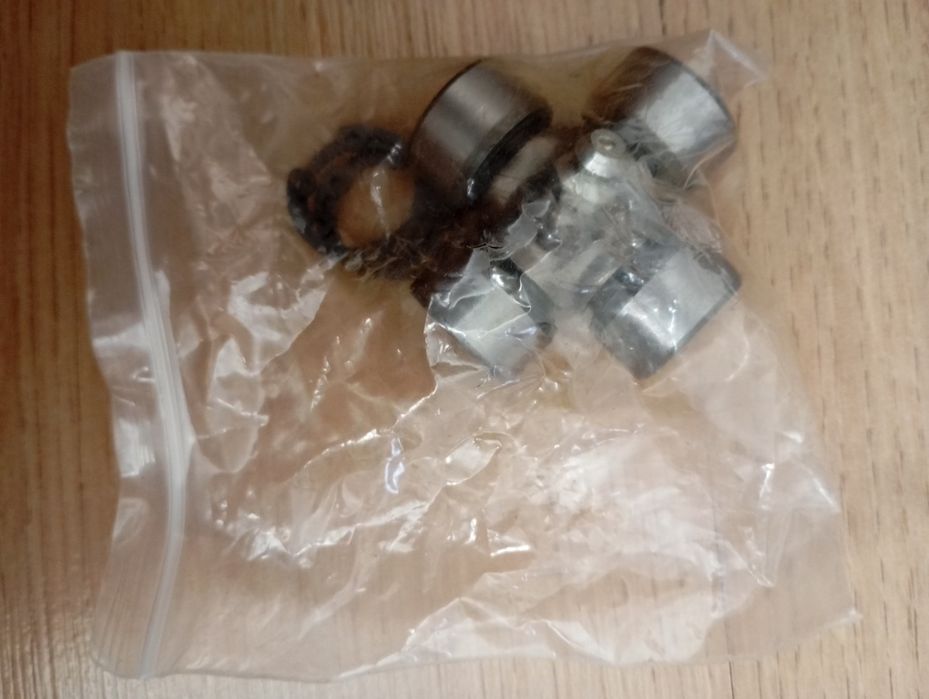 хрестовина рульвого механізму ( зі стопорними кільцями)