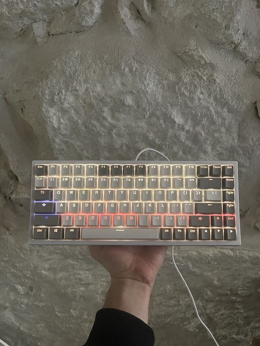 Teclado Epomaker (com fio)