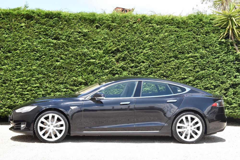 Tesla Model S 85