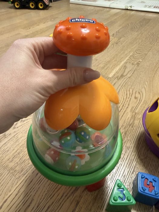 Набір іграшок горщик чарівний fisher price дзиґа chicco кубики