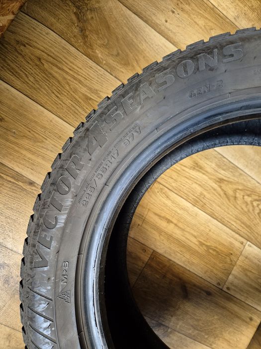 225/55/18 Good Year para Całoroczne 7mm 18r stan bdb
