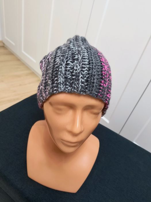 Czapka ręcznie robiona