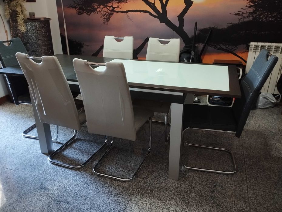 Mesa de jantar extensível (2m) + Oferta cadeiras
